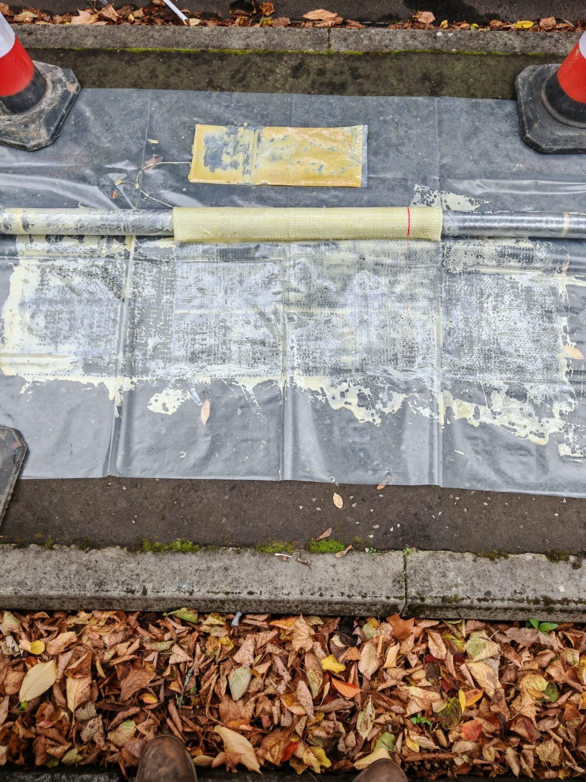 drain-clearance-equipment-glasgow-pollokshields Drain clearance equipment in use at an access chamber in Pollokshields